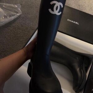 Chanel Rain Boots 

Size 9 

Like NEW 

Get them before they’re GONE !!